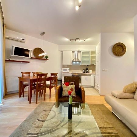Downtown Vibe-Kiraly II Apts W Private Balcony Budapest Exterior photo
