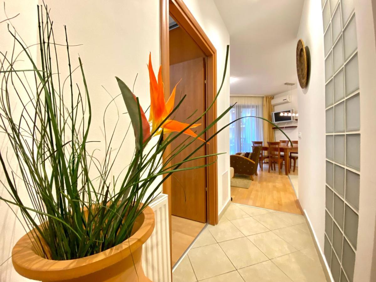Downtown Vibe-Kiraly II Apts W Private Balcony Budapest Exterior photo